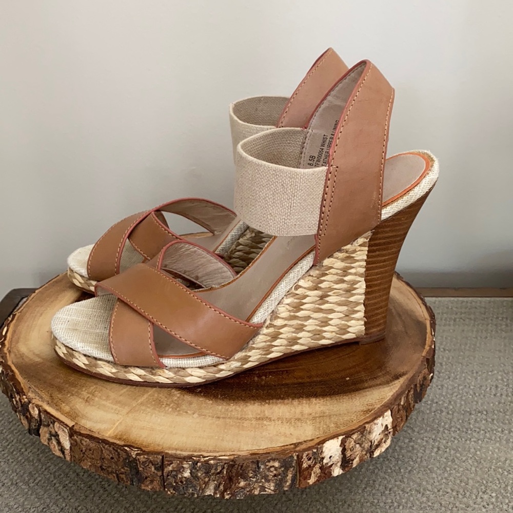 Tommy Bahama Wedge Sandals -Size 9